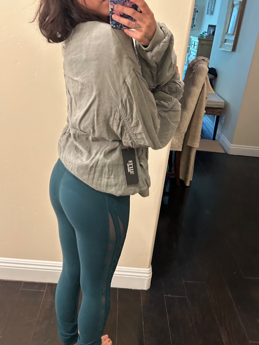Lululemon Forest Green Mesh Athletic Leggings - Picture 4 of 10